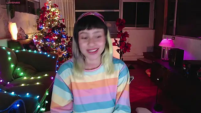 Snapshot of Aquamarinebubble chatting on 12.17.24 Aquamarinebubble online show from 12.17.24