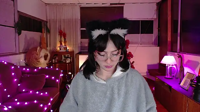 Snapshot of Aquamarinebubble chatting on 10.29.25 Aquamarinebubble online show from 10.29.25