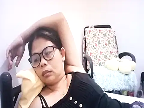 Snapshot of pinay_milfxx chatting on 05.07.26 pinay milfxx online show from 05.07.26