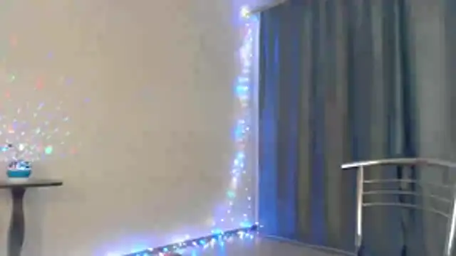 Snapshot of elenaza chatting on 04.22.26 elenaza online show from 04.22.26