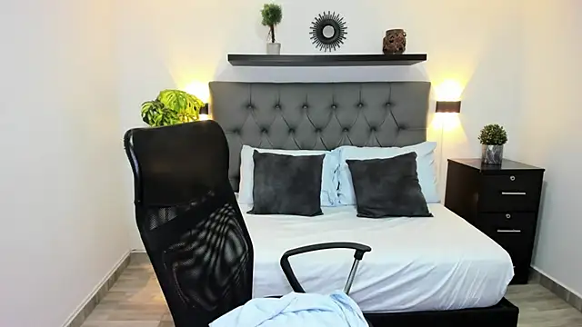 isabella florez online show from 03.21.25