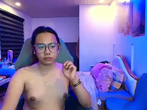 Your PrettyGirlxxx online show from 04.14.26