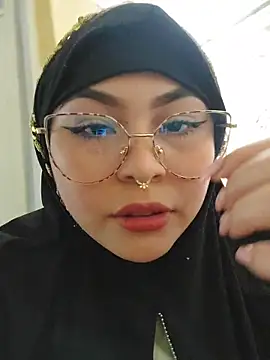 Snapshot of Hana___ chatting on 04.19.26 Hana online show from 04.19.26