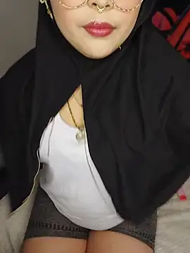 Snapshot of Hana___ chatting on 05.22.26 Hana online show from 05.22.26