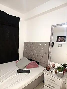 AmandaNordby  online show from 02.15.26