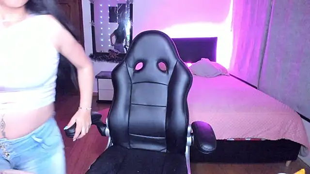 yesie hot online show from 12.07.24