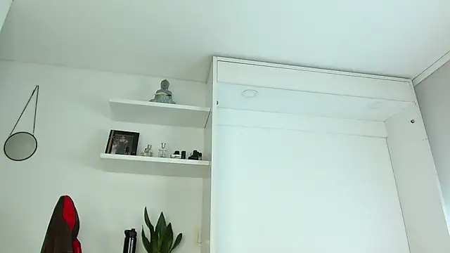 Robyn Miller online show from 09.18.25