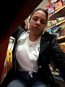 Snapshot of naugtyqueen chatting on 02.25.25 naugtyqueen online show from 02.25.25