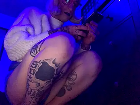 Snapshot of Kik_SickSlut88 chatting on 10.25.25 Kik SickSlut88 online show from 10.25.25