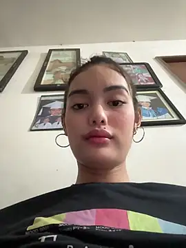 Snapshot of AlexandraMooree chatting on 02.14.25 AlexandraMooree online show from 02.14.25