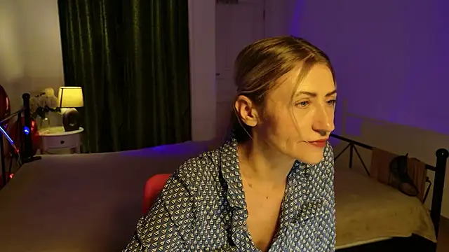 Snapshot of ZoeGrant chatting on 07.02.26 ZoeGrant online show from 07.02.26