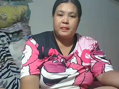 kisseshotlips online show from 11.20.25