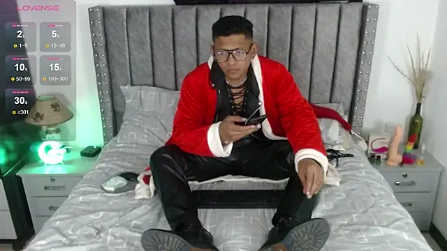 TomLover 12 online show from 12.18.24