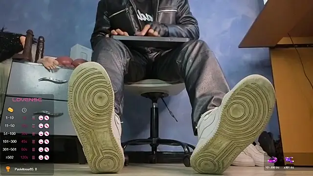 TomLover 12 online show from 02.11.26