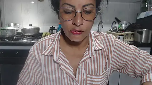 kateleyagrey online show from 11.24.25