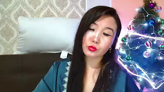 Snapshot of Bet_Lu chatting on 12.30.24 Bet Lu online show from 12.30.24