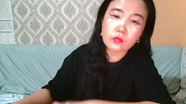 Snapshot of Bet_Lu chatting on 02.22.25 Bet Lu online show from 02.22.25