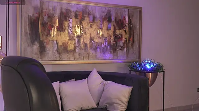 RoseFerrera online show from 11.17.25