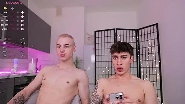 Snapshot of Evan__White_ chatting on 12.01.24 Evan  White  online show from 12.01.24