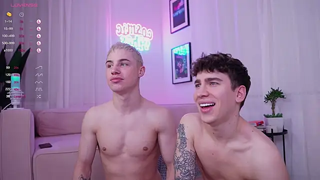 Snapshot of Evan__White_ chatting on 02.09.25 Evan  White  online show from 02.09.25