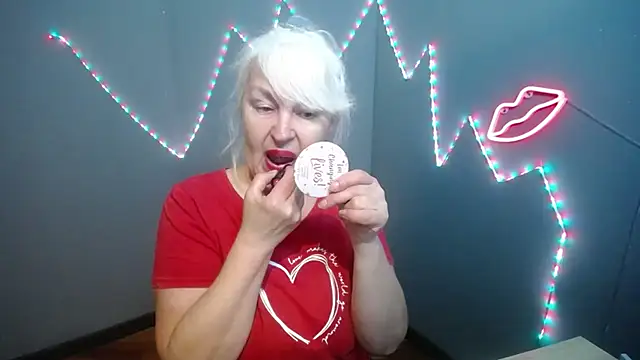 Snapshot of BlondyLeeBest chatting on 04.10.26 BlondyLeeBest online show from 04.10.26