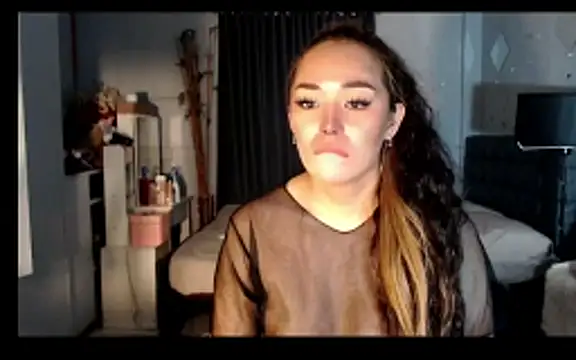 Snapshot of DivaMooree chatting on 04.29.26 DivaMooree online show from 04.29.26