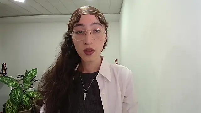 NicoleCortez online show from 03.22.25