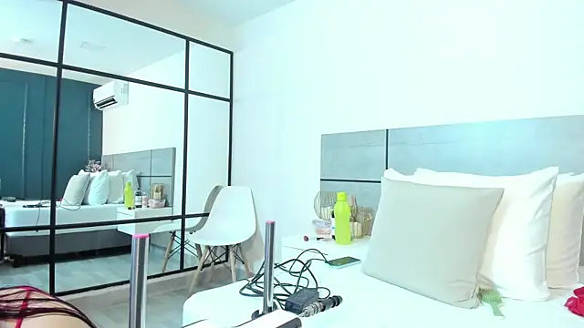 EmmaSmith2 online show from 04.02.26