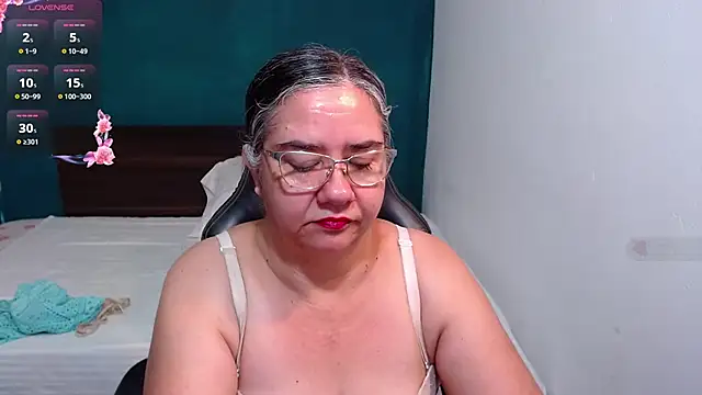 scaelettdubois online show from 10.07.25