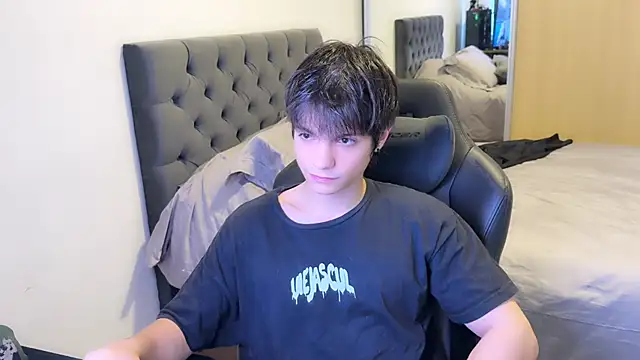 SasukeUhchiaa online show from 03.14.25