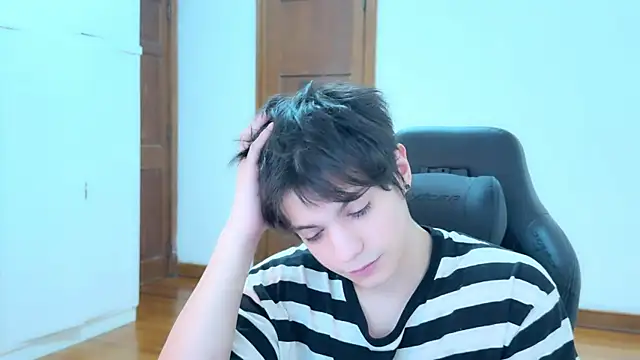 SasukeUhchiaa online show from 09.14.25