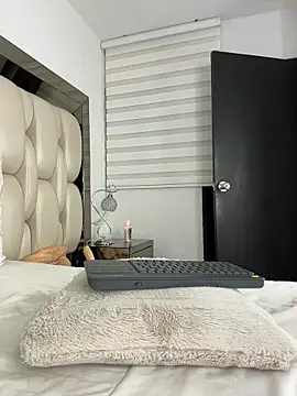 Snapshot of ALISSON_FOXXX1 chatting on 04.21.26 ALISSON FOXXX1 online show from 04.21.26