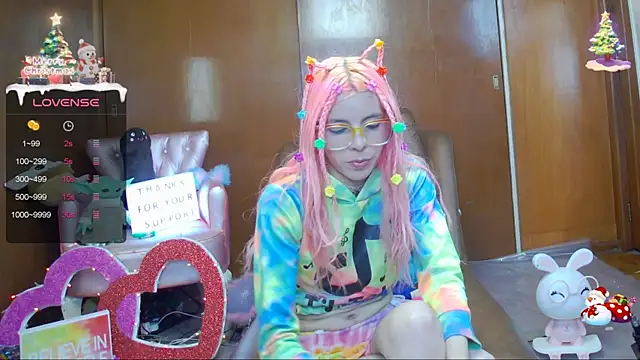 Snapshot of Skinygirl chatting on 01.08.25 Skinygirl online show from 01.08.25