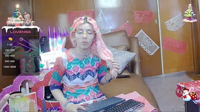 Snapshot of Skinygirl chatting on 02.07.25 Skinygirl online show from 02.07.25