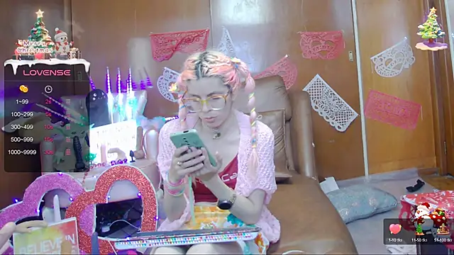 Snapshot of Skinygirl chatting on 02.07.25 Skinygirl online show from 02.07.25
