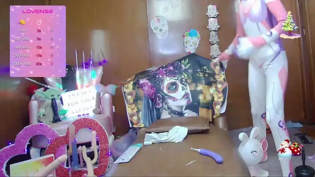 Skinygirl online show from 10.28.25