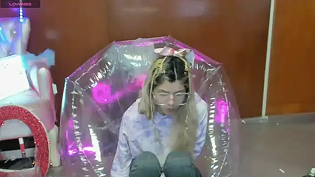 Skinygirl online show from 03.15.26