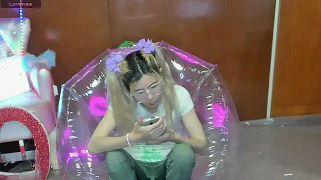 Skinygirl online show from 03.19.26