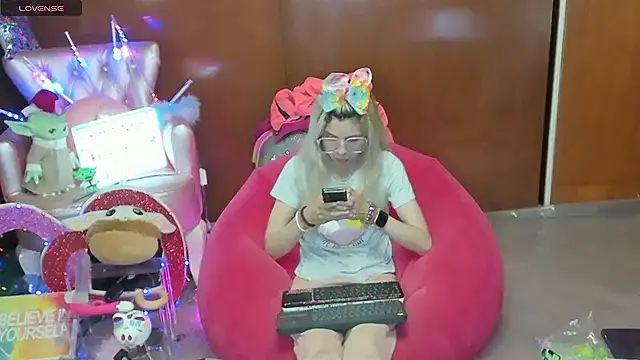 Snapshot of Skinygirl chatting on 07.09.26 Skinygirl online show from 07.09.26