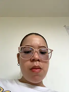 Lucyklein2022 online show from 03.29.26