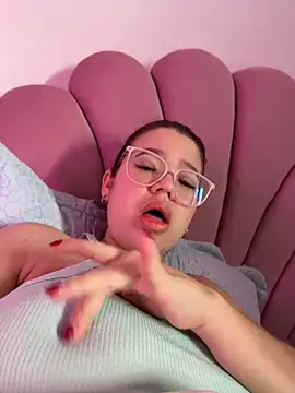 Lucyklein2022 online show from 04.19.26