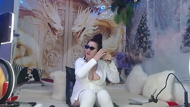 NightOrhideya online show from 12.17.25