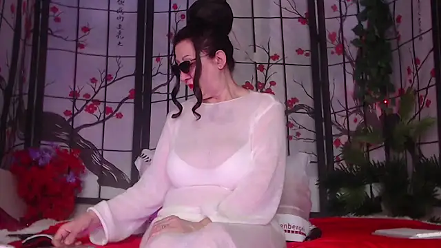 NightOrhideya online show from 04.12.26