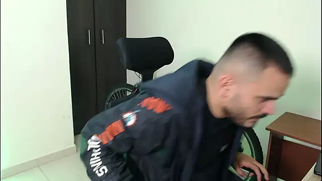 Snapshot of cowboyht chatting on 11.15.25 cowboyht online show from 11.15.25