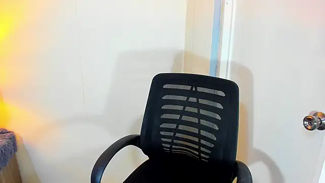 FuckDollNicky online show from 12.18.25