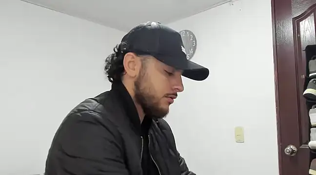 tuyo1995 online show from 02.17.25