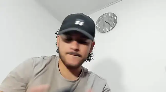 tuyo1995 online show from 03.17.25