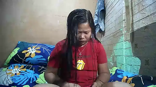 Snapshot of sweethotmom chatting on 02.06.25 sweethotmom online show from 02.06.25