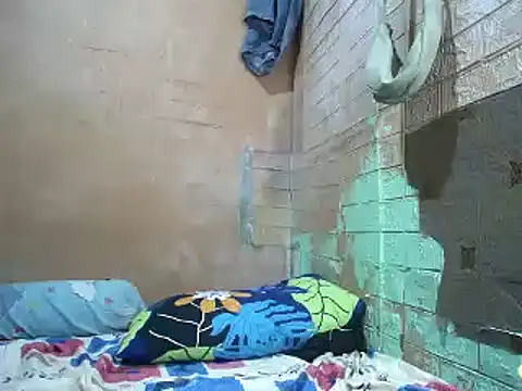 Snapshot of sweethotmom chatting on 03.06.25 sweethotmom online show from 03.06.25