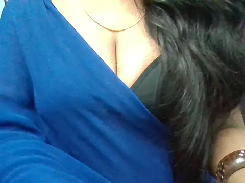 Snapshot of Roopshikha39 chatting on 10.10.25 Roopshikha39 online show from 10.10.25